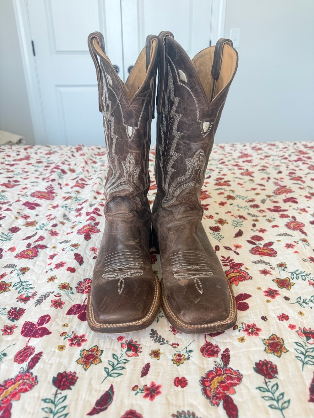Shyanne Brown Embroidered Western Heeled Cowboy Boots